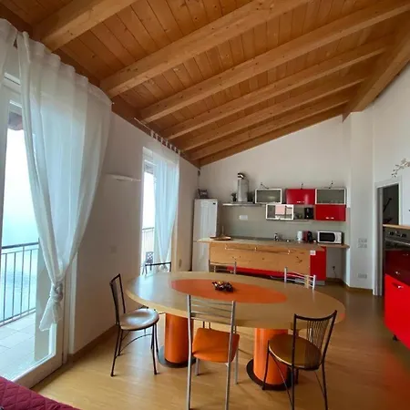 Attico Con Grande Terrazza Vista * Argegno