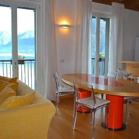 Attico Con Grande Terrazza Vista